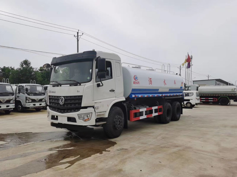 東風專底后八輪（20噸）灑水車