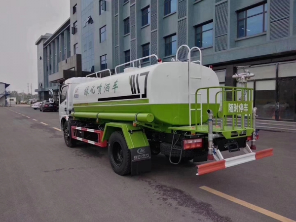 東風(fēng)多利卡9.2方灑水車(chē)