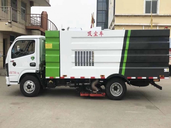 東風小多利卡吸塵車（1方水罐4方塵罐）