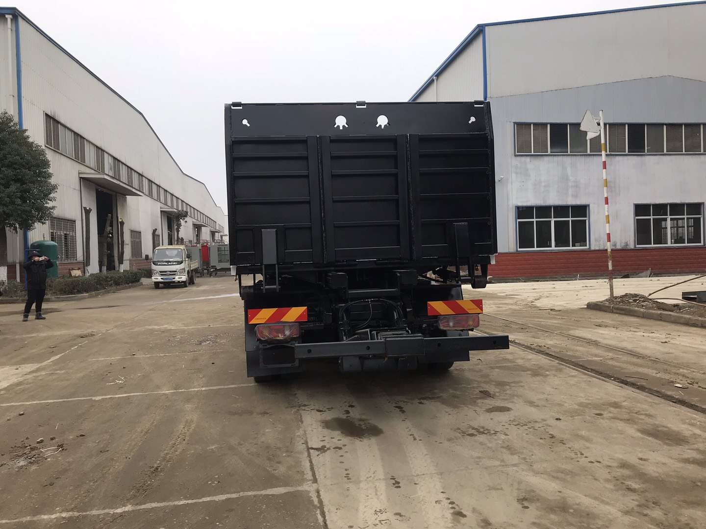 東風(fēng)天錦一拖二清障異型(報(bào)廢車廠專用)