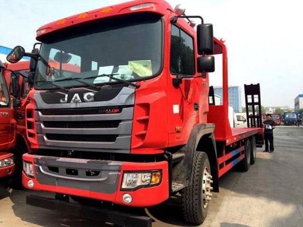江淮后八輪平板拖車