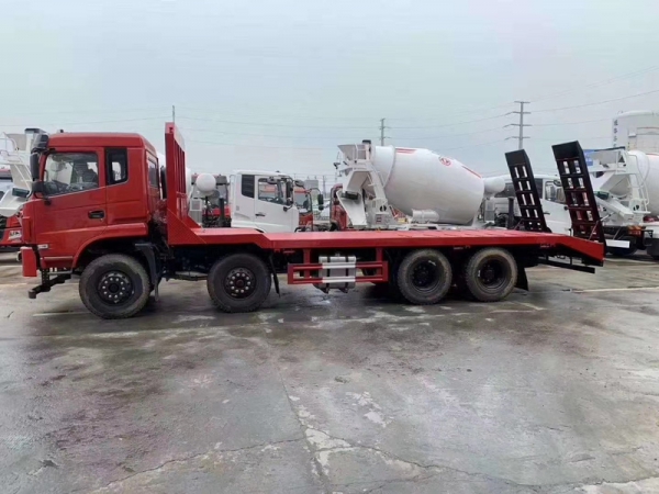 東風(fēng)D17-H前四后八平板運輸車