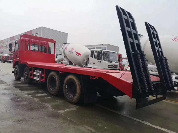 東風(fēng)D17-H前四后八平板運輸車