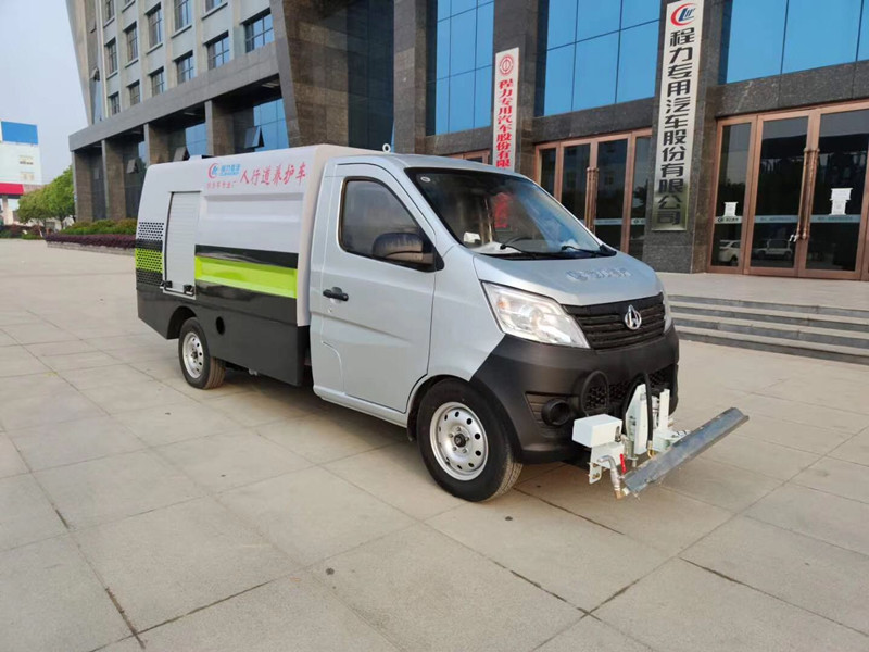 長安2.5方路面養(yǎng)護車，清洗車多少錢