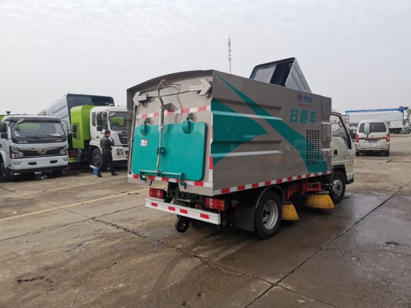 福田微型掃路車(0.8方水罐1.7方塵罐)