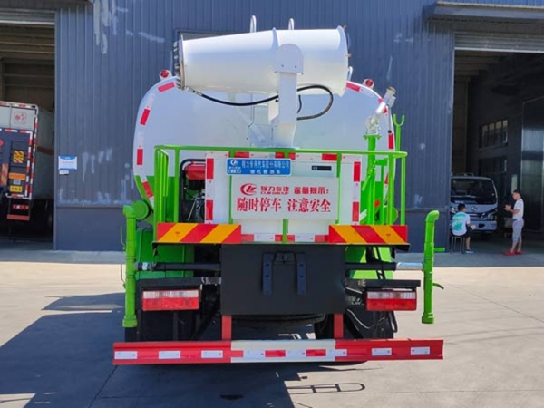 東風福瑞卡12方灑水車