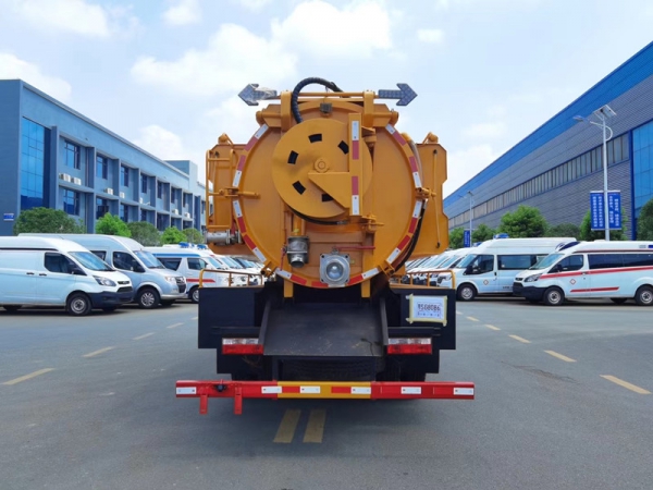 東風福瑞卡12.5方清洗吸污車，聯合疏通車