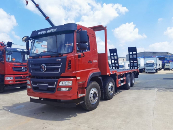 陜汽德龍前四后八平板運(yùn)輸車(chē)
