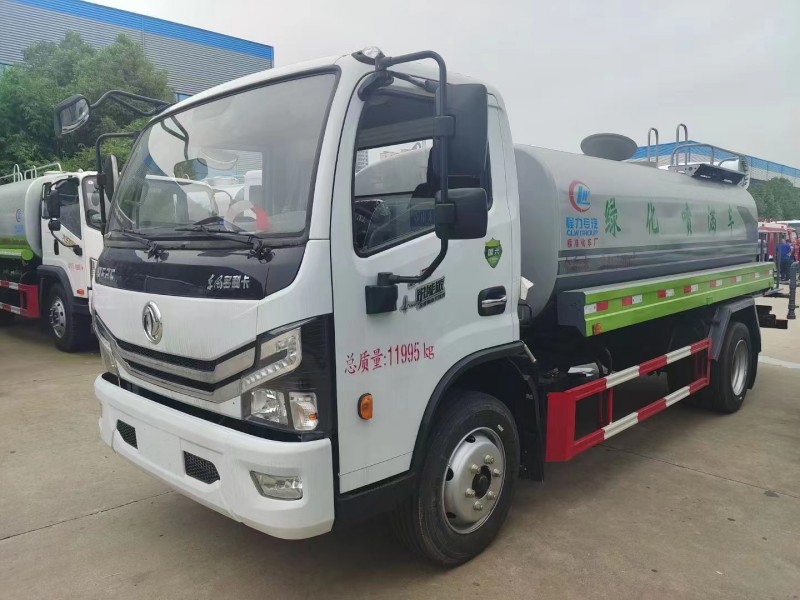 多利卡9噸灑水車30米噴霧車