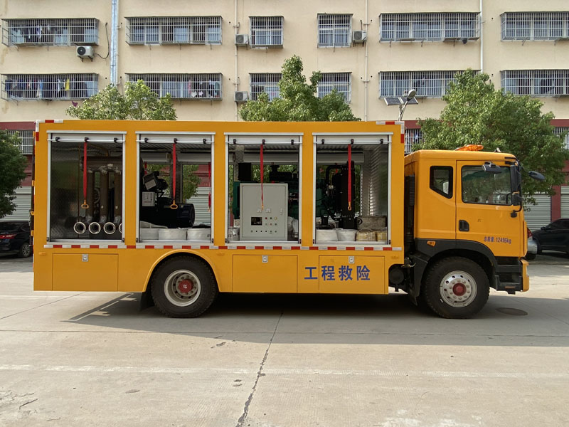 D9  2000-4000方排水車(chē)