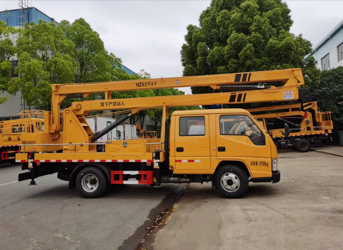 江鈴5062老款 16米折臂高空作業(yè)車(chē)