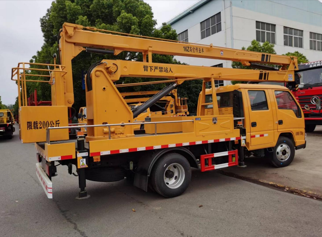 江鈴5062老款 16米折臂高空作業(yè)車(chē)